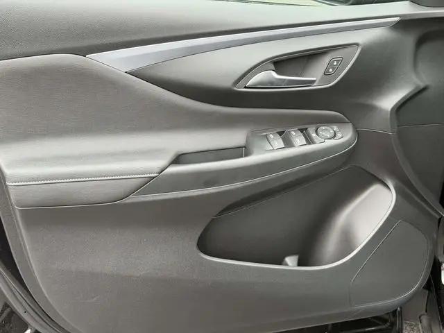 2026 Buick NV Preferred FWD