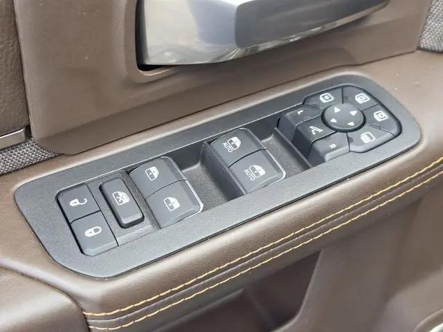 2025 Ram 3500 Limited Longhorn Crew Cab 4x4 8' Box