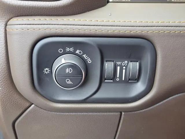 2025 Ram 3500 Limited Longhorn Crew Cab 4x4 8' Box