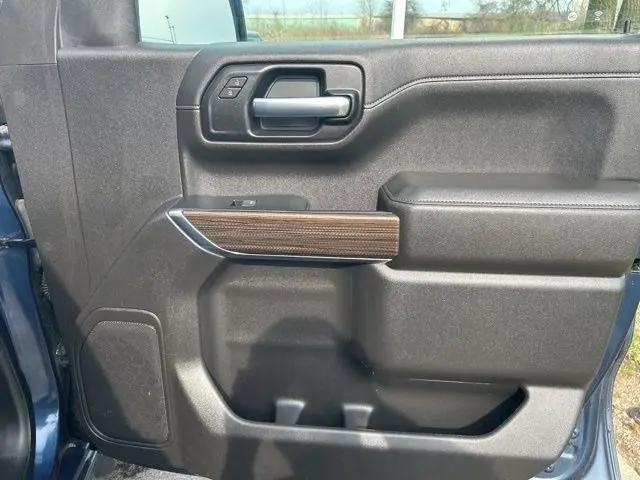 2022 Chevrolet Silverado 1500 4WD Crew Cab Short Bed LT with 2FL