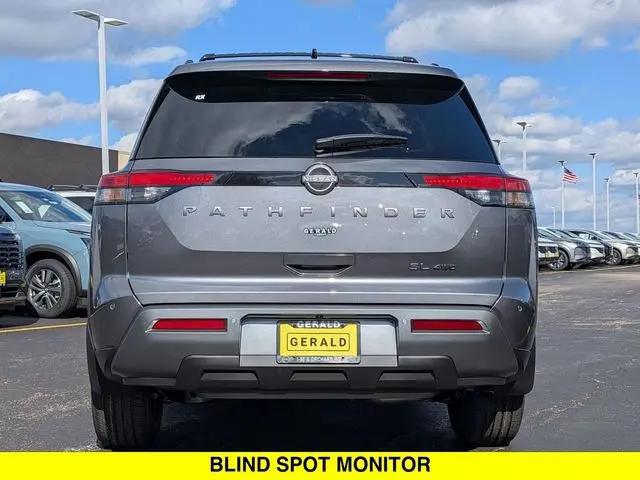 2026 Nissan Pathfinder SL