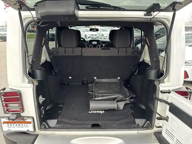 2016 Jeep Wrangler Unlimited Sahara