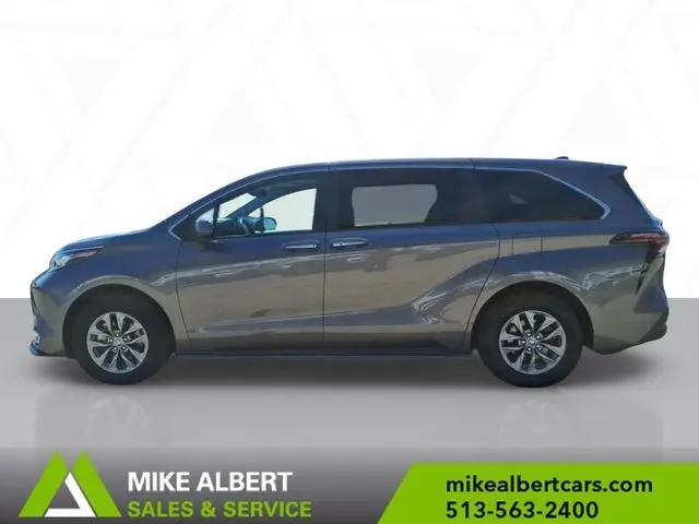 2023 Toyota Sienna XLE