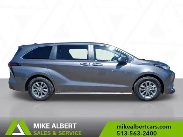 2023 Toyota Sienna XLE