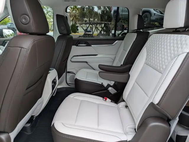 2026 GMC Acadia Denali FWD
