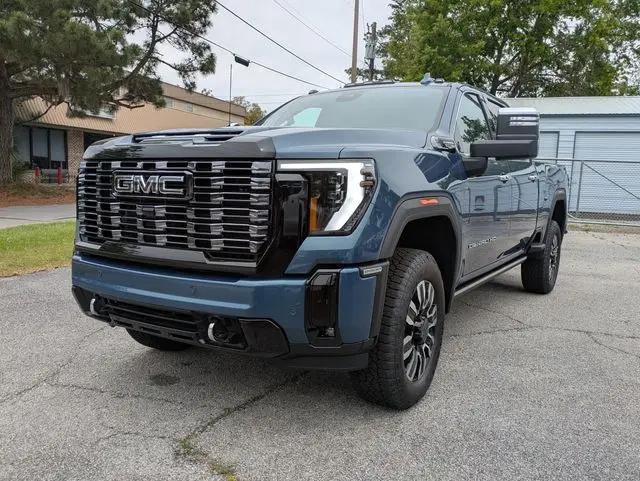 2026 GMC Sierra 2500HD Crew Cab, Standard Bed, Denali Ultimate, 4WD