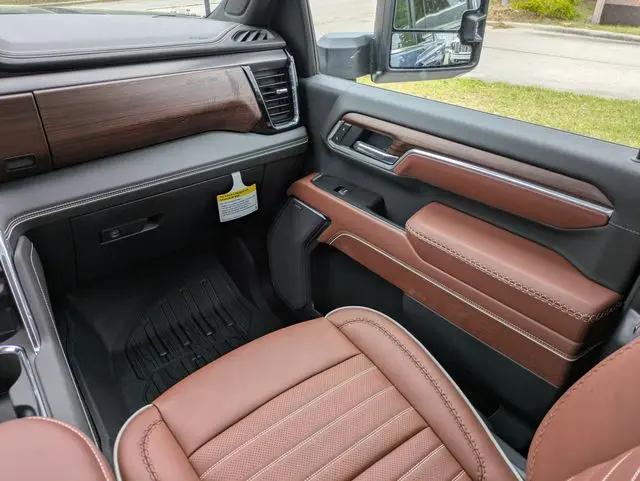 2026 GMC Sierra 2500HD Crew Cab, Standard Bed, Denali Ultimate, 4WD