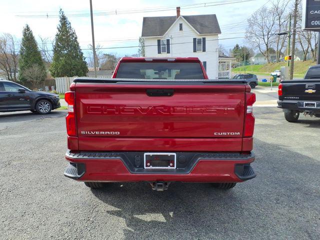 2022 Chevrolet Silverado 1500 4WD Crew Cab Standard Bed Custom