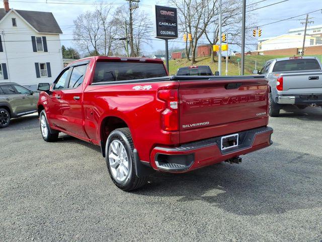 2022 Chevrolet Silverado 1500 4WD Crew Cab Standard Bed Custom