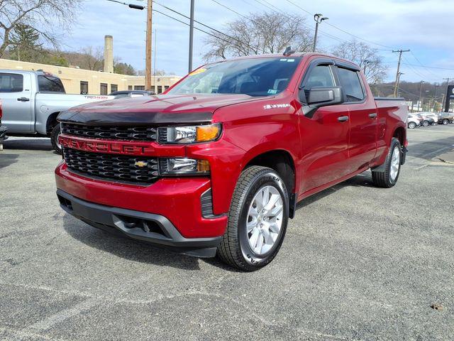 2022 Chevrolet Silverado 1500 4WD Crew Cab Standard Bed Custom