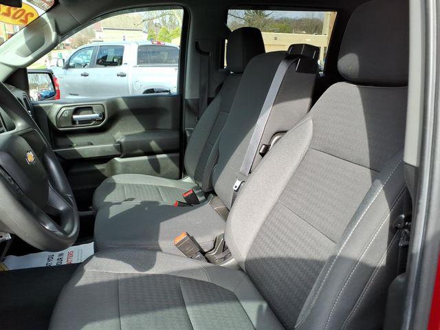 2022 Chevrolet Silverado 1500 4WD Crew Cab Standard Bed Custom
