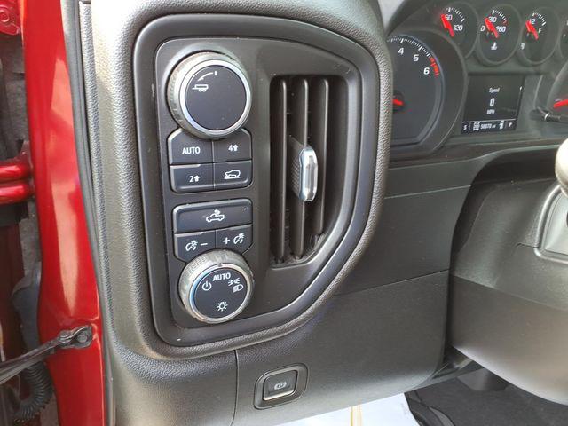 2022 Chevrolet Silverado 1500 4WD Crew Cab Standard Bed Custom