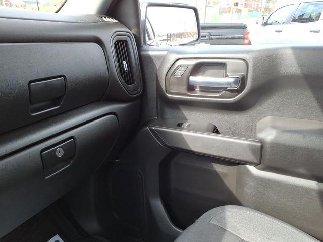 2022 Chevrolet Silverado 1500 4WD Crew Cab Standard Bed Custom