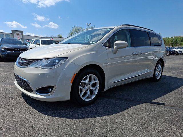 2017 Chrysler Pacifica Touring-L 2017 Chrysler Pacifica Touring-L
