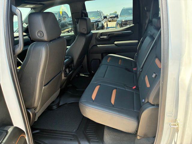 2024 GMC Sierra 1500 4WD Crew Cab Short Box AT4