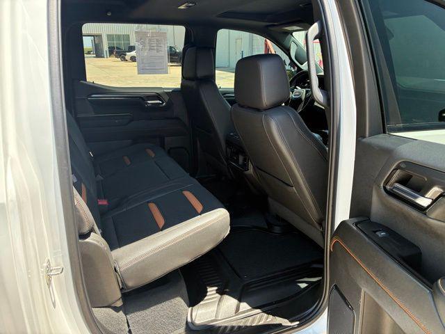 2024 GMC Sierra 1500 4WD Crew Cab Short Box AT4