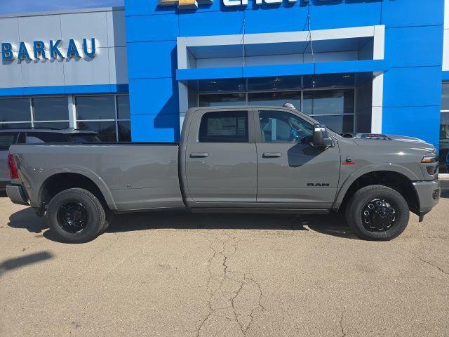 2026 RAM Ram 3500 RAM 3500 LIMITED CREW CAB 4X4 8 BOX