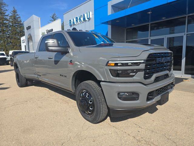 2026 RAM Ram 3500 RAM 3500 LIMITED CREW CAB 4X4 8 BOX