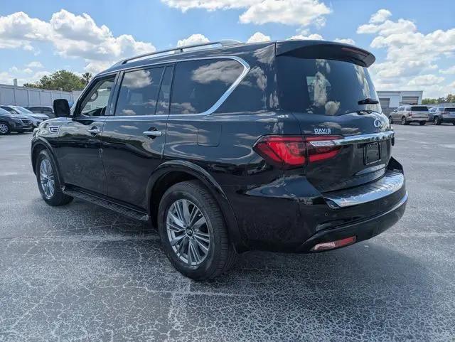 2023 INFINITI QX80 LUXE
