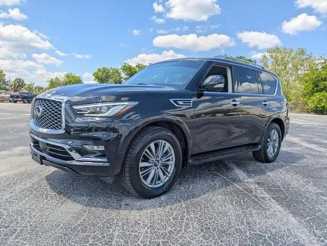 2023 INFINITI QX80 LUXE