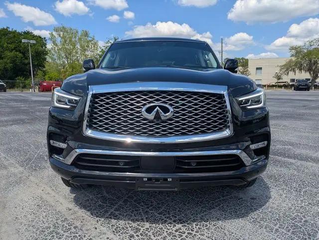 2023 INFINITI QX80 LUXE