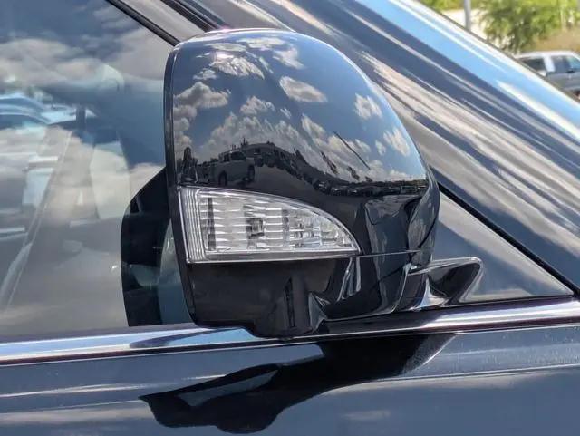 2023 INFINITI QX80 LUXE