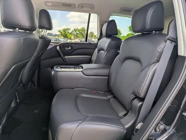2023 INFINITI QX80 LUXE