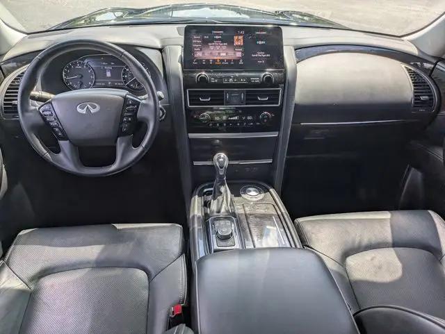 2023 INFINITI QX80 LUXE