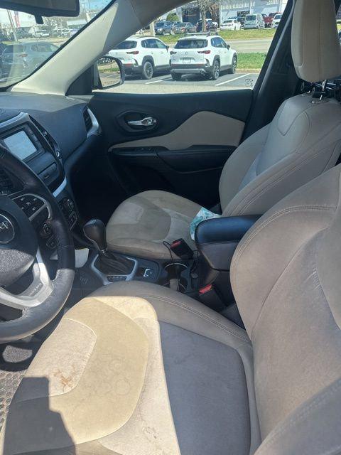 2015 Jeep Cherokee Sport