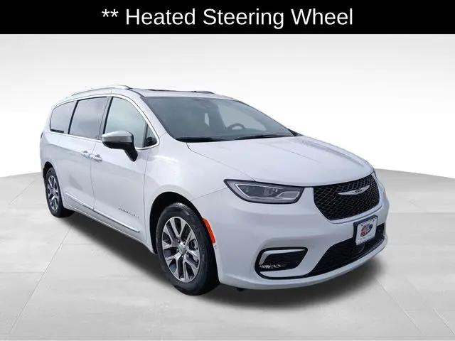 2025 Chrysler Pacifica Hybrid Pinnacle