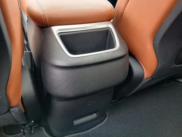 2025 Chrysler Pacifica Hybrid Pinnacle