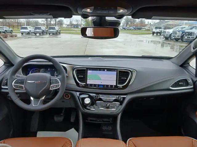 2025 Chrysler Pacifica Hybrid Pinnacle