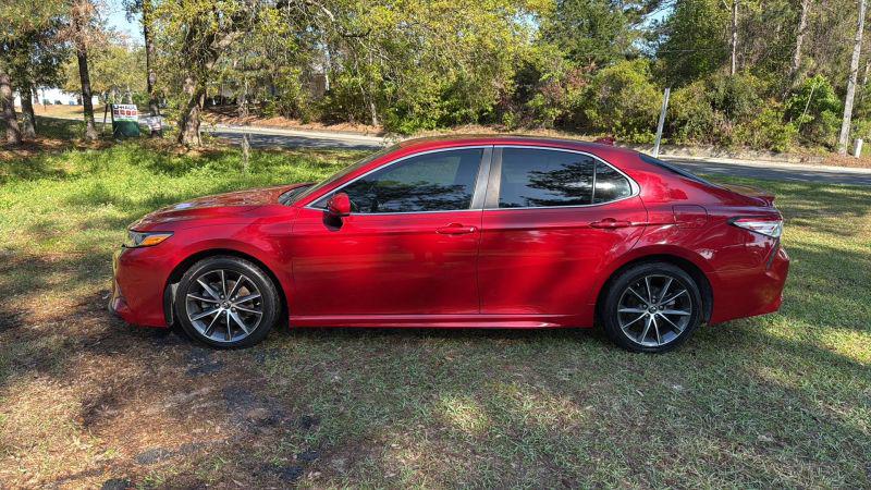 2020 Toyota Camry SE