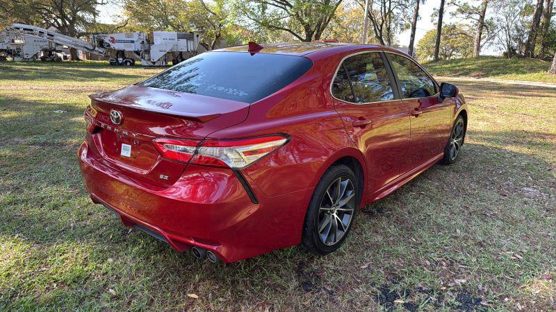 2020 Toyota Camry SE
