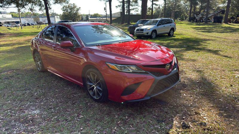 2020 Toyota Camry SE