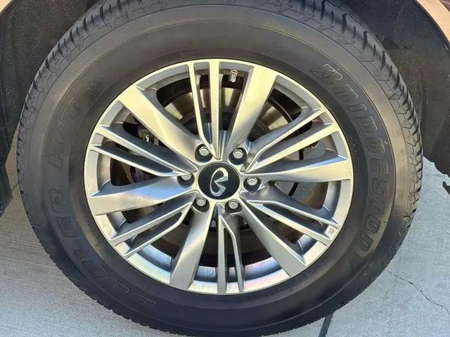 2018 INFINITI QX80 Standard