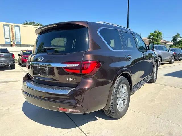 2018 INFINITI QX80 Standard