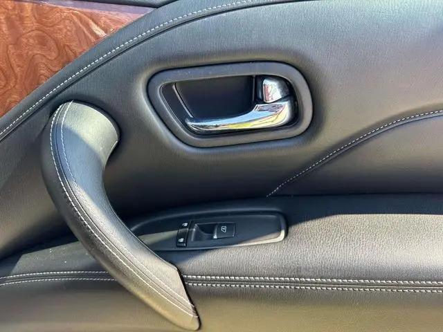 2018 INFINITI QX80 Standard
