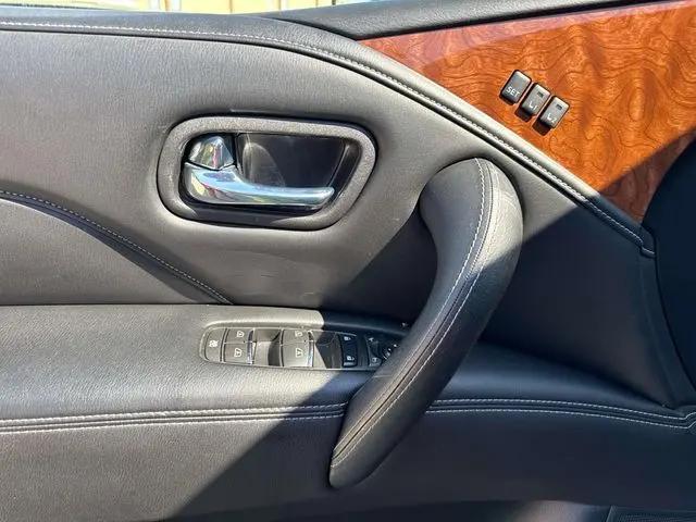 2018 INFINITI QX80 Standard