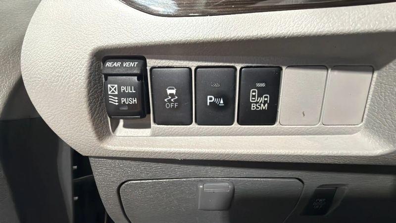 2017 Toyota Sienna XLE 8 Passenger