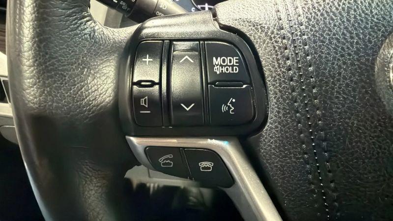 2017 Toyota Sienna XLE 8 Passenger