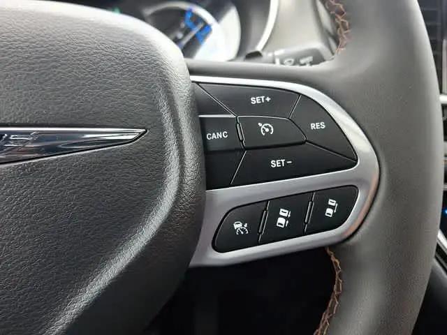 2024 Chrysler Pacifica Hybrid Pinnacle