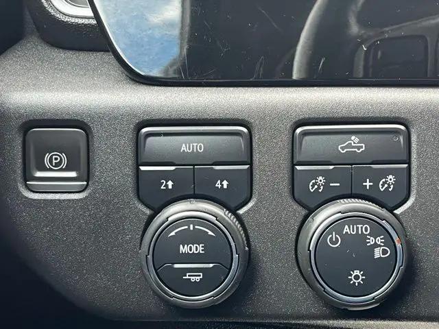 2023 Chevrolet Silverado 1500 4WD Crew Cab Standard Bed LT