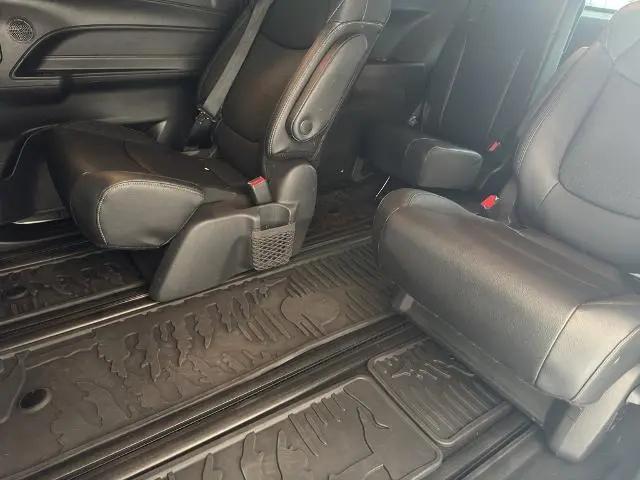 2025 Toyota Sienna Woodland Edition