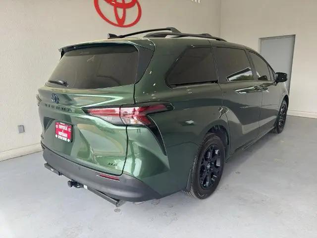 2025 Toyota Sienna Woodland Edition