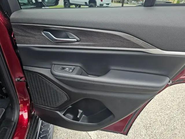 2025 Jeep Grand Cherokee Limited 4x4