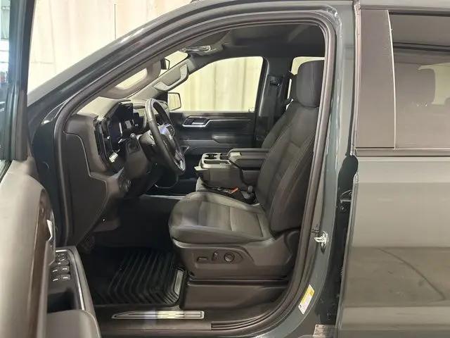 2026 Chevrolet Silverado 1500 4WD Crew Cab Standard Bed LT