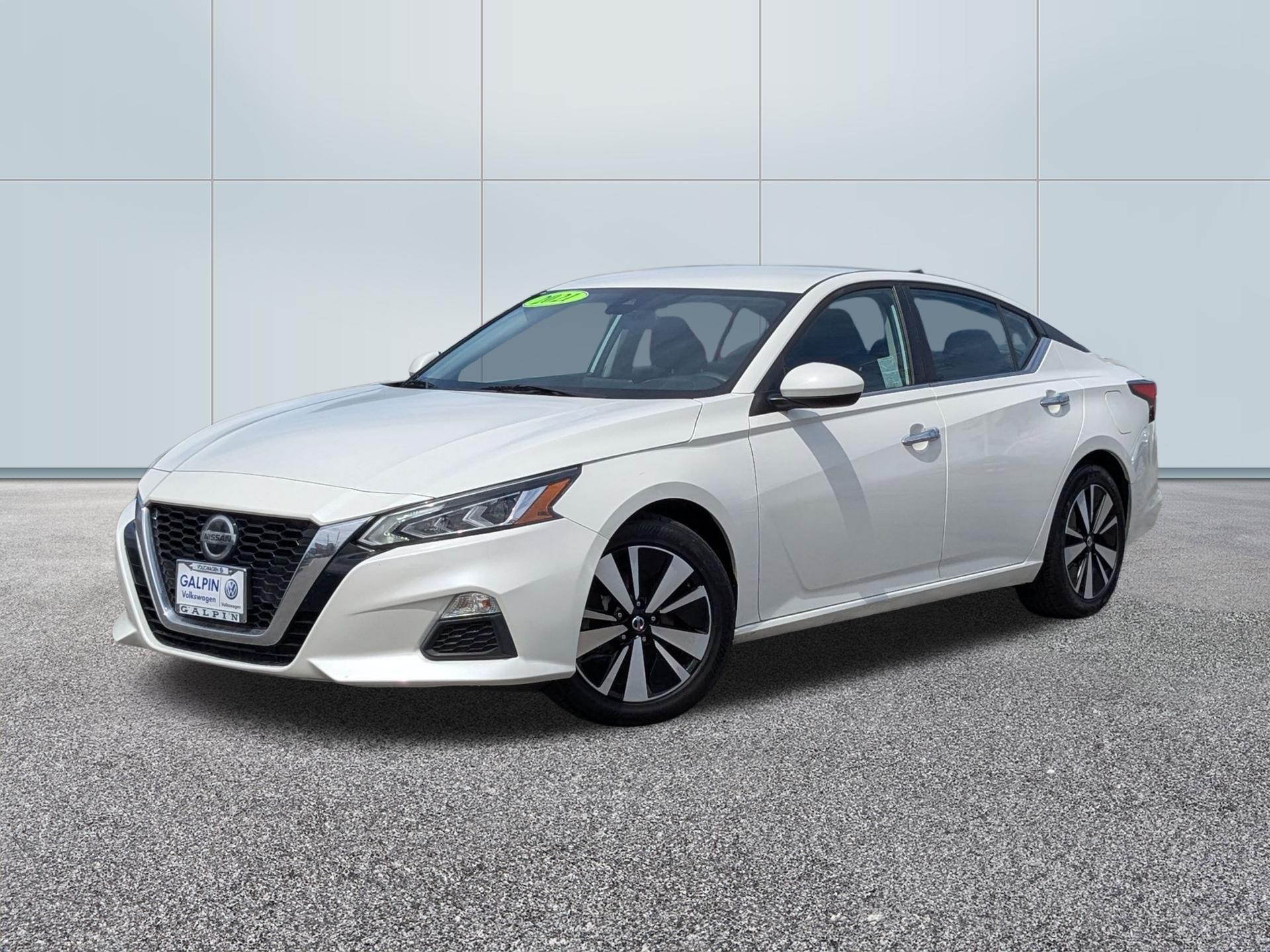Pearl White Tricoat 2021 Nissan Altima 2.5 SV FWD Sedan Front-Wheel Drive Continuously Variable Transmission