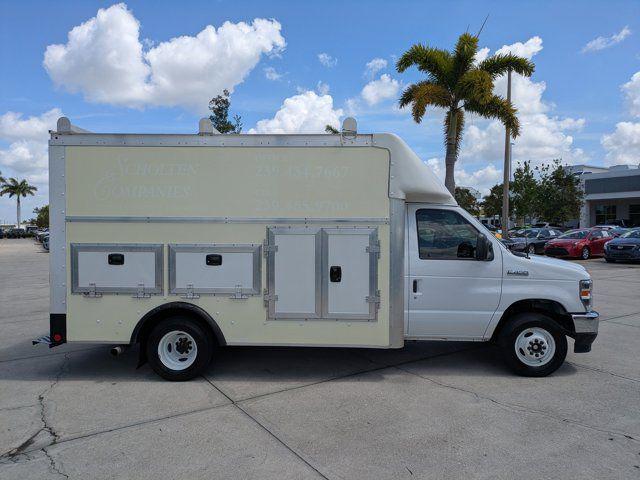 2023 Ford E-450 Cutaway Base