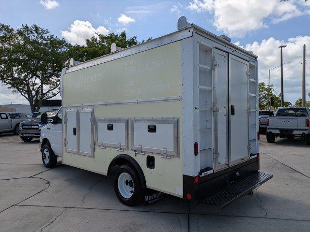 2023 Ford E-450 Cutaway Base